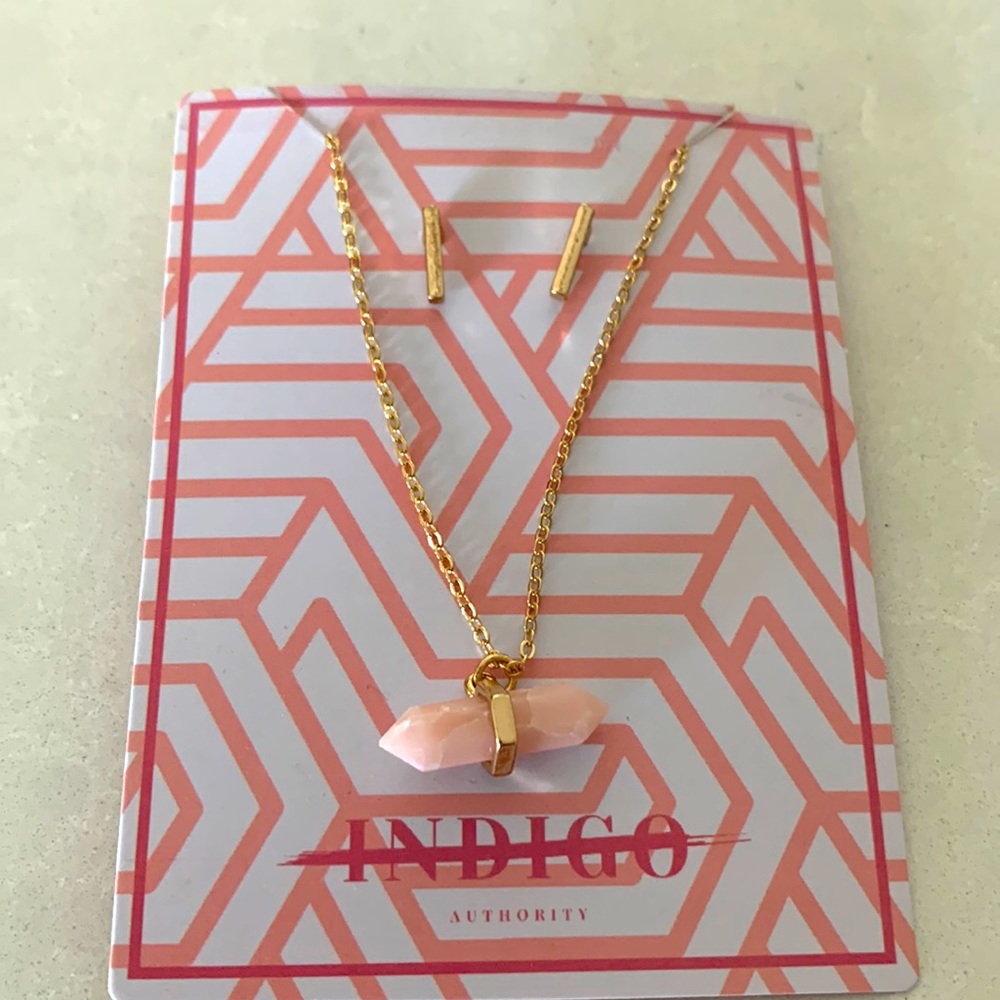 Coral pink necklace and earring set, NIB